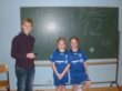 Der var ingen scoringsanlæg i skolehallen. Rasmus Krog var tidtager, mens U-10 pigerne førte måltavlen ved hjælp af kridt.